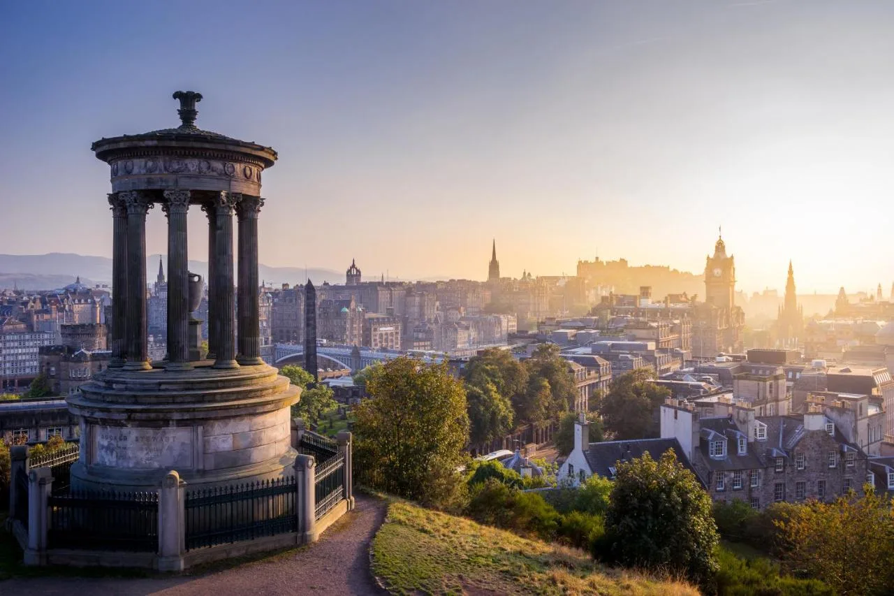 View across Edinburgh towards a city monument